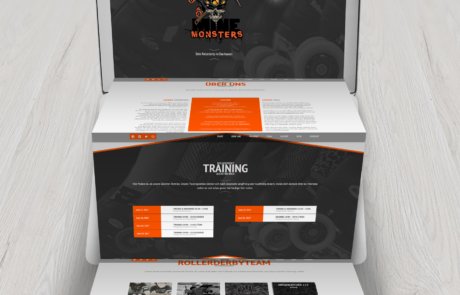 Bild: Ein Laptop aus dessen Bildschrim die Webseite für den Sportverein wie gefaltetes und bedrucktes Papier herausfällt. Dies visualisiert den Onepager und zeigt die Bereiche "Über uns", "Training", "Rollerderbyteam" und die Galerie.